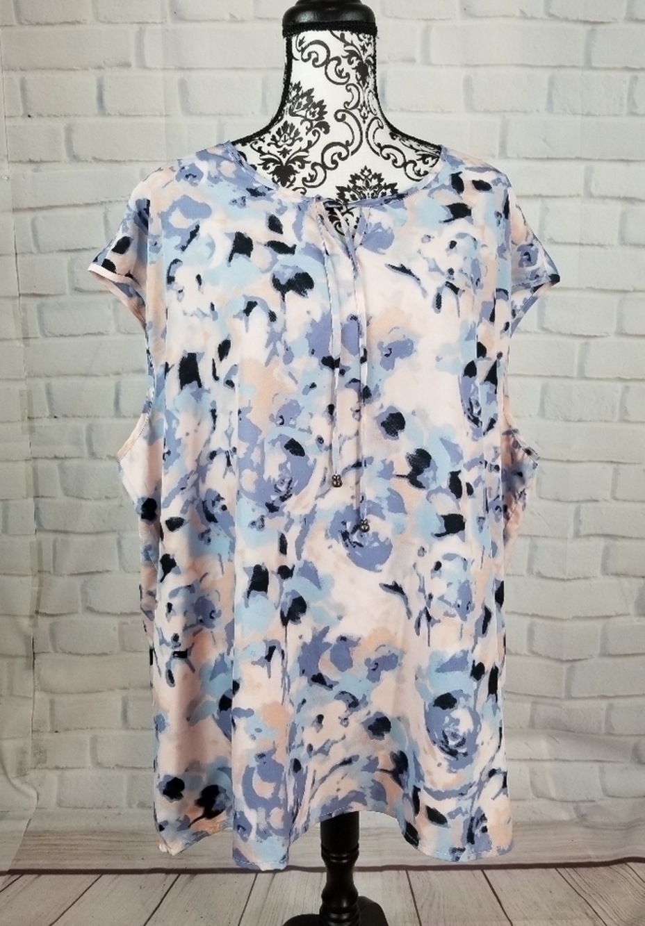 Woman Within floral print sleeveless size 2x top